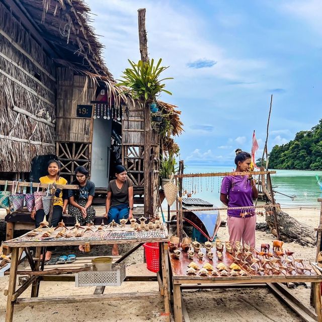 หมู่บ้านมอแกน หมู่เกาะสุรินทร์