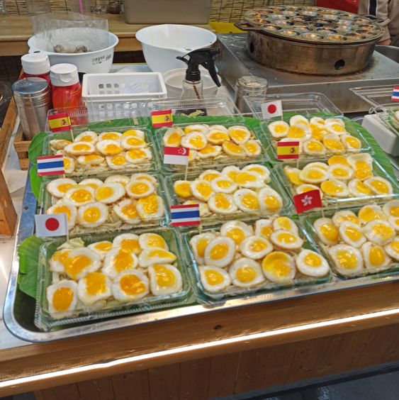 ตลาดคนเดิน เดอะวัน รัชดา(ตลาดรถไฟ)