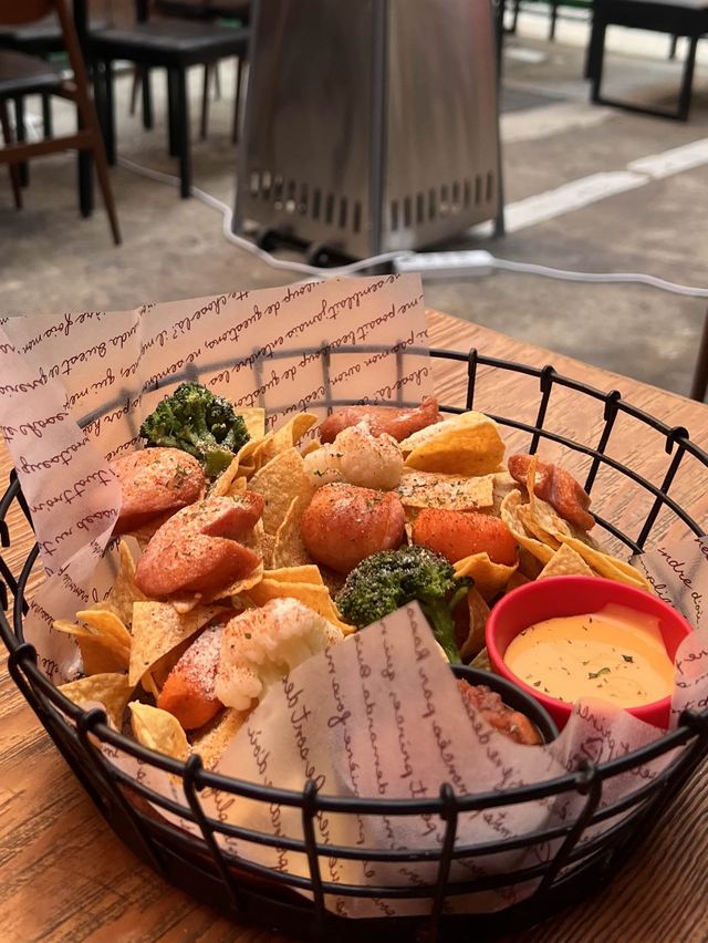 韓国/ソウル【新沙】おつまみが美味しい！広々としたビール屋さん🥹