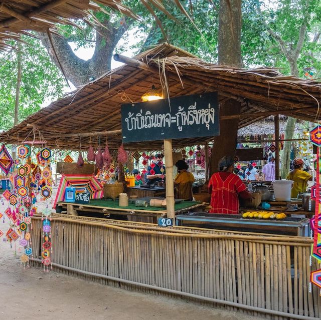 🌿โอ๊ะป่อย ตลาดเช้าริมธาร สวนผึ้ง ราชบุรี