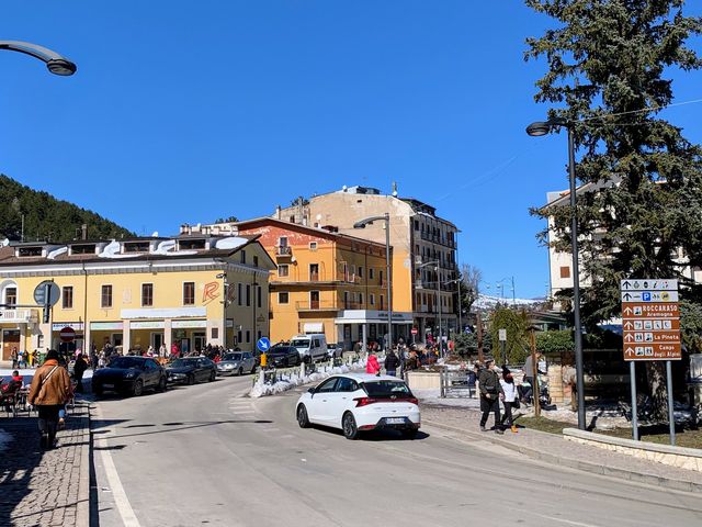 Snow Fun in Roccaraso Abruzzo, Italy 🇮🇹 