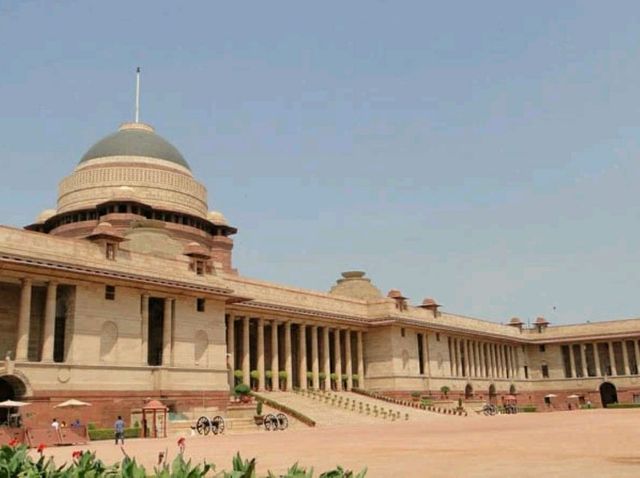 📍The Rashtrapati Bhavan (President House)