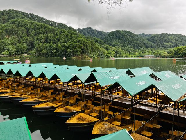 Amazing views at Qianling Lake in Guiyang.