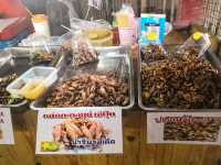 ตลาดน้ำดอนหวาย ของอร่อยๆ เพียบ