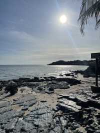 หาดถ้ำพัง หาดที่เล่นน้ำได้บนเกาะสีชัง