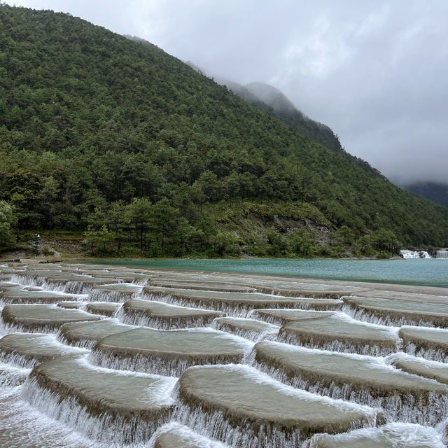 Luscious Turquoise Lake in Lijiang 