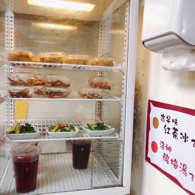 😋👃🏻聞香而來的在地小吃📍巷仔內大腸煎