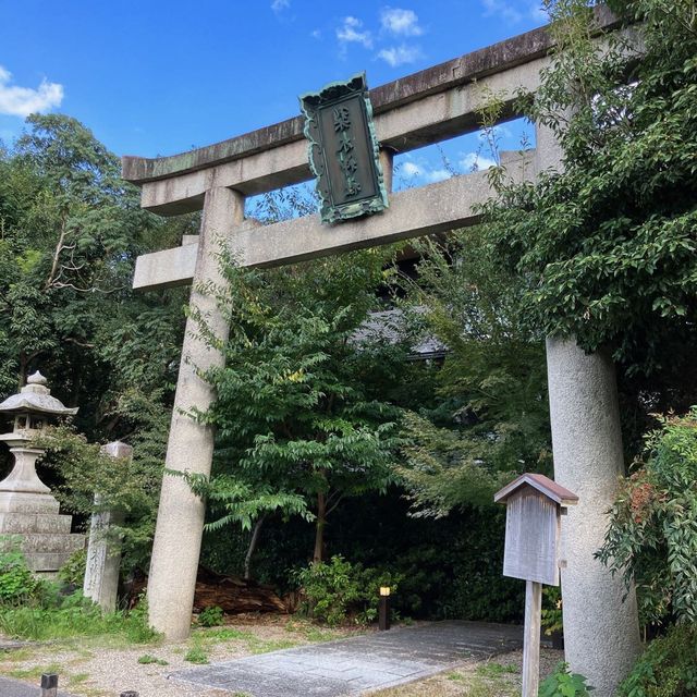 【京都】京都三名水を味わえ四季の花が楽しめる
