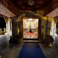 สักการะองค์พระเจ้าตากสินคู่บ้านคู่เมือง