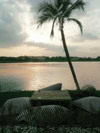 Banyakad cafe  คาเฟ่ติดแม่น้ำปิงวิวพระอาทิตย์ตก