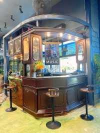 Nives - นิฟส์ Cafe and Bar