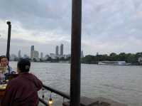 曼谷（昭拍耶河）觀賞河景食自助餐泰式火鍋「Yang Noey Saphan Phut」