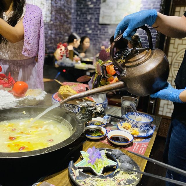 豪華宮廷火鍋