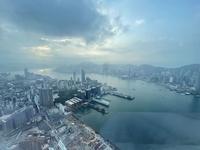 必去的香港最高酒店118/F！泳池海景套房打卡！