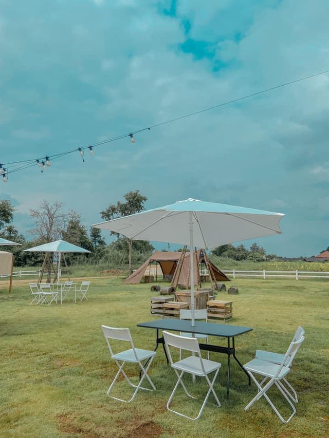 Chill Chill แคมปิ้ง คาเฟ่ลับ HAKO Cafe'n Glamping