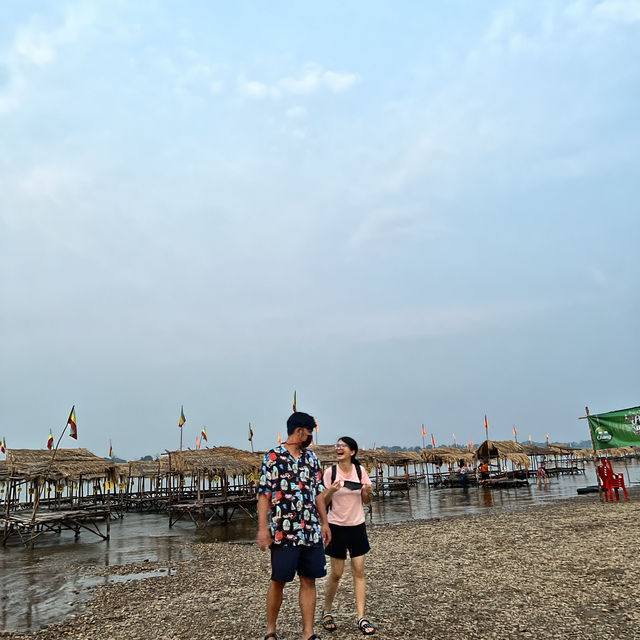 หาดแห่ธงสามสี