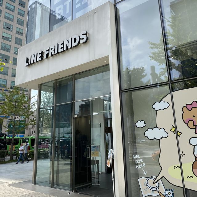 แวะทักทาย Line Friends Characters ที่ฮงแด 