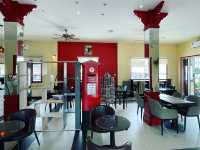 จิบกาแฟชมรถไฟ ณ คาเฟ่ลับสถานีรถไฟหัวหิน