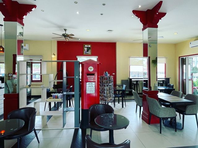 จิบกาแฟชมรถไฟ ณ คาเฟ่ลับสถานีรถไฟหัวหิน