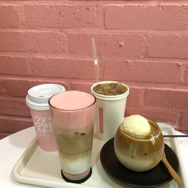 색감 깡패카페