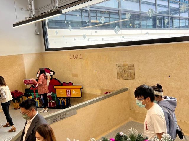 巨型充氣聖誕公仔@中環街市
