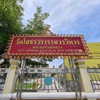 กราบนมัสการหลวงพ่อโสธร พระคู่บ้านคู่เมืองแปดริ้ว