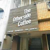 アメリカンなカフェ「The Otherside coffee」