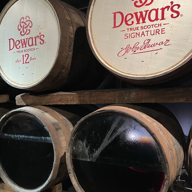 whisky tasting at dewar’s