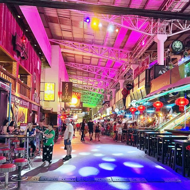 Let's Party in Phuket !