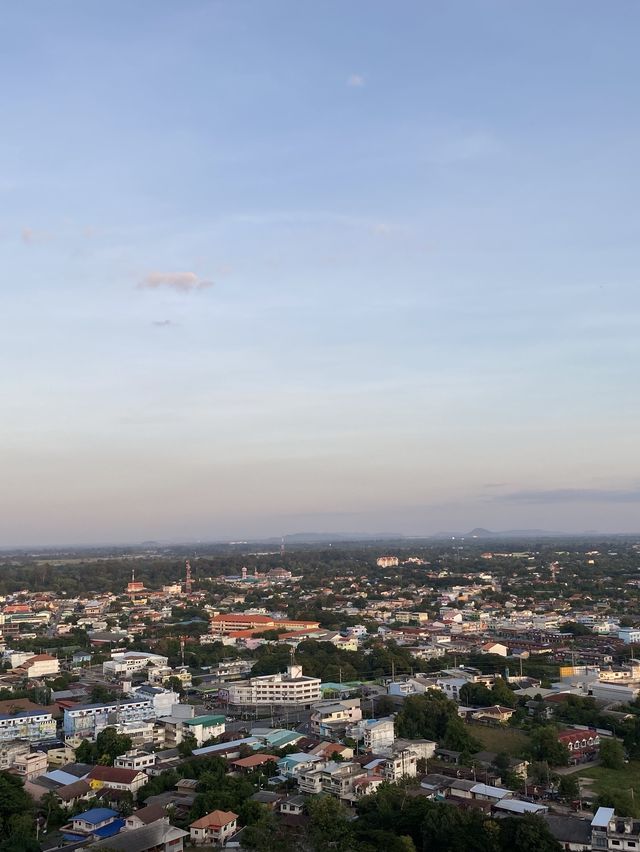 วัดสังกัสรัตนคีรี วัดสวยบนยอดเขาสะแกกรัง