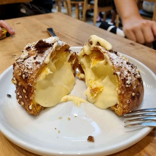 Baristart Cafe with the Best Cream Puff