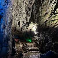 爬進英國的洞穴探險