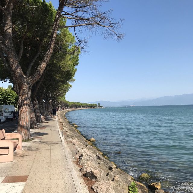 Crystal clear water of Italy’s largest lake