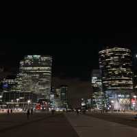 파리와 전혀다른 분위기의 La Defense