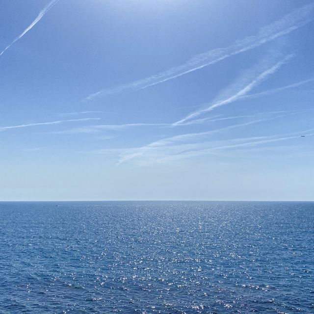 바르셀로네타 해변의 청량한 오션뷰🏖