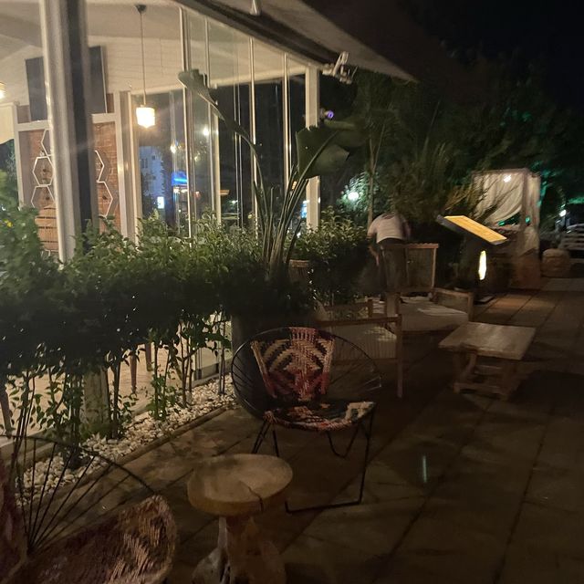 土耳其遊記 Fethiye 海邊超有情調餐廳 現場有live band