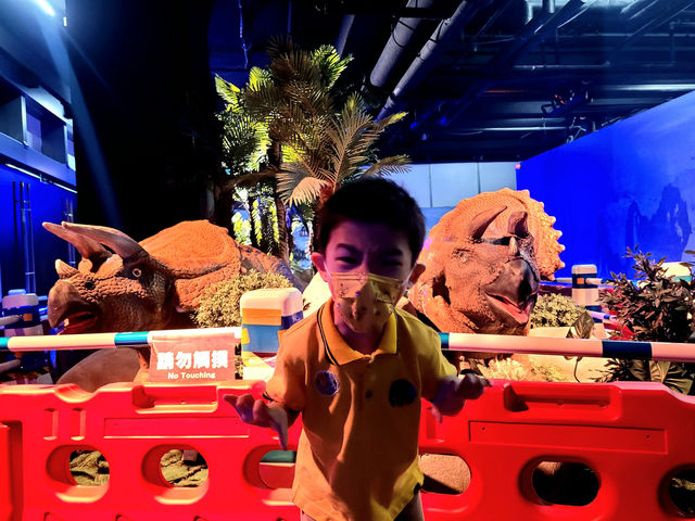 [ 親子好去處]  走進侏羅紀恐龍樂園探險