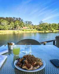 I was fooled by the Banyan Tree Phuket, a thirty-year-old hotel that still manages to surprise me like this?