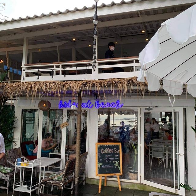 Hideout Beach Café & Bistro ศรีราชา