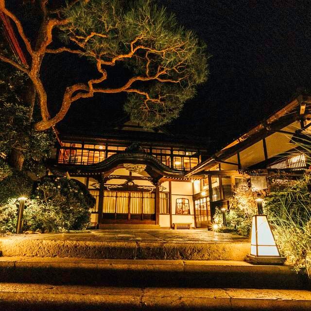 重要文化財に泊まれる 箱根三河屋旅館