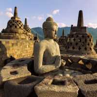 Candi Borobudur (Borobudur Temple)