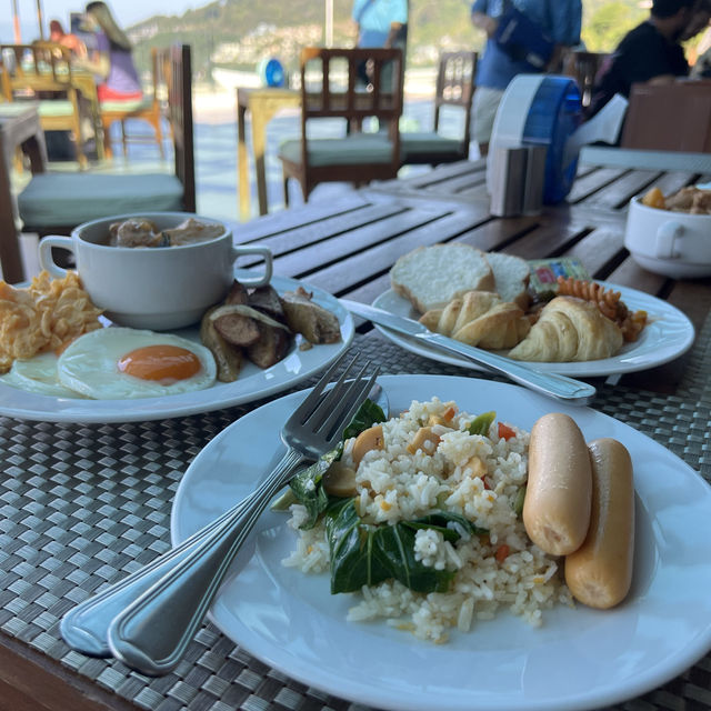อาหารเยอะและอร่อยมาก ที่พักสะอาดเงียบสงบ