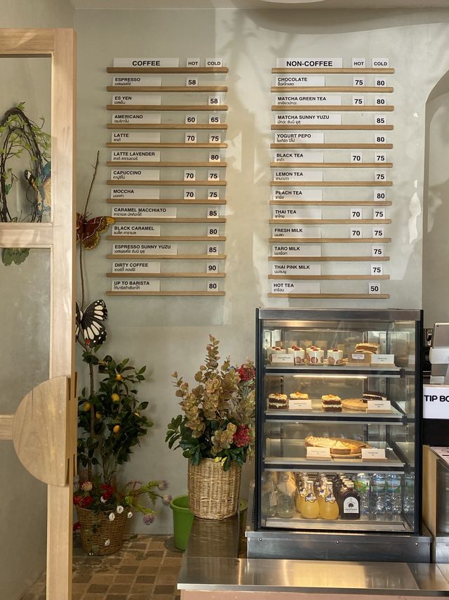 Roasi coffee ☕️🍰🧁