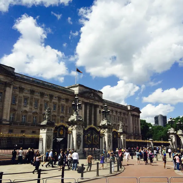 🇬🇧坐落在大倫敦西敏市的白金漢宮Buckingham Palace✨