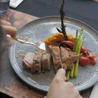 上環西餐飯堂，肉眼扒多汁又有炭香  