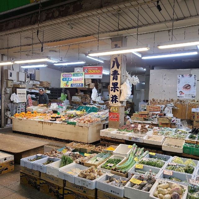 日本海の取れたて海の幸が贅沢に食べられる【近江町市場】⭐