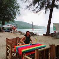 เสิร์พอาหารพร้อม"วิวทะเล"ที่ Anda Restaurant..