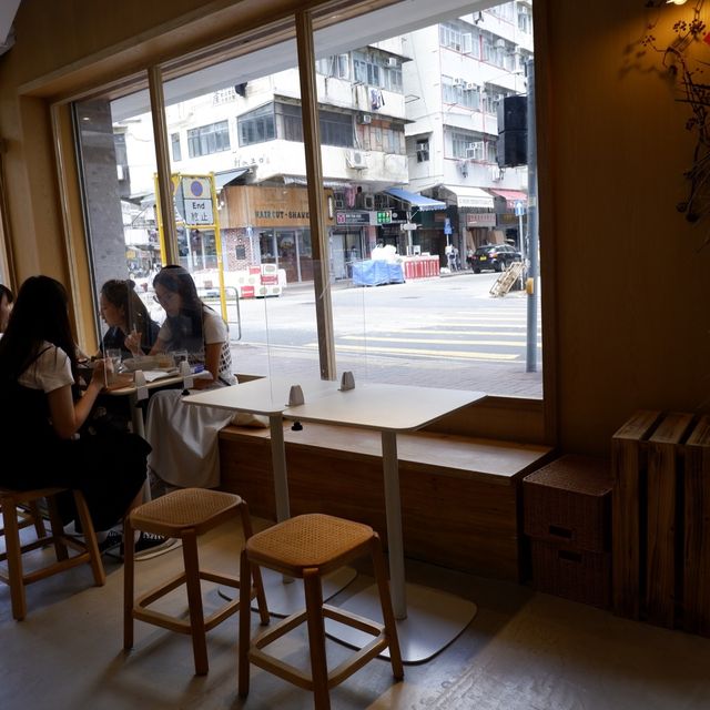 簡約木系中式Cafe