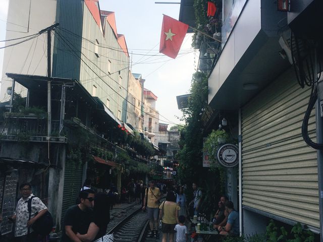 Train street in Hanoi 