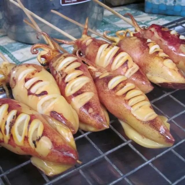 Thai Snacks Along the Khlong Hae Street